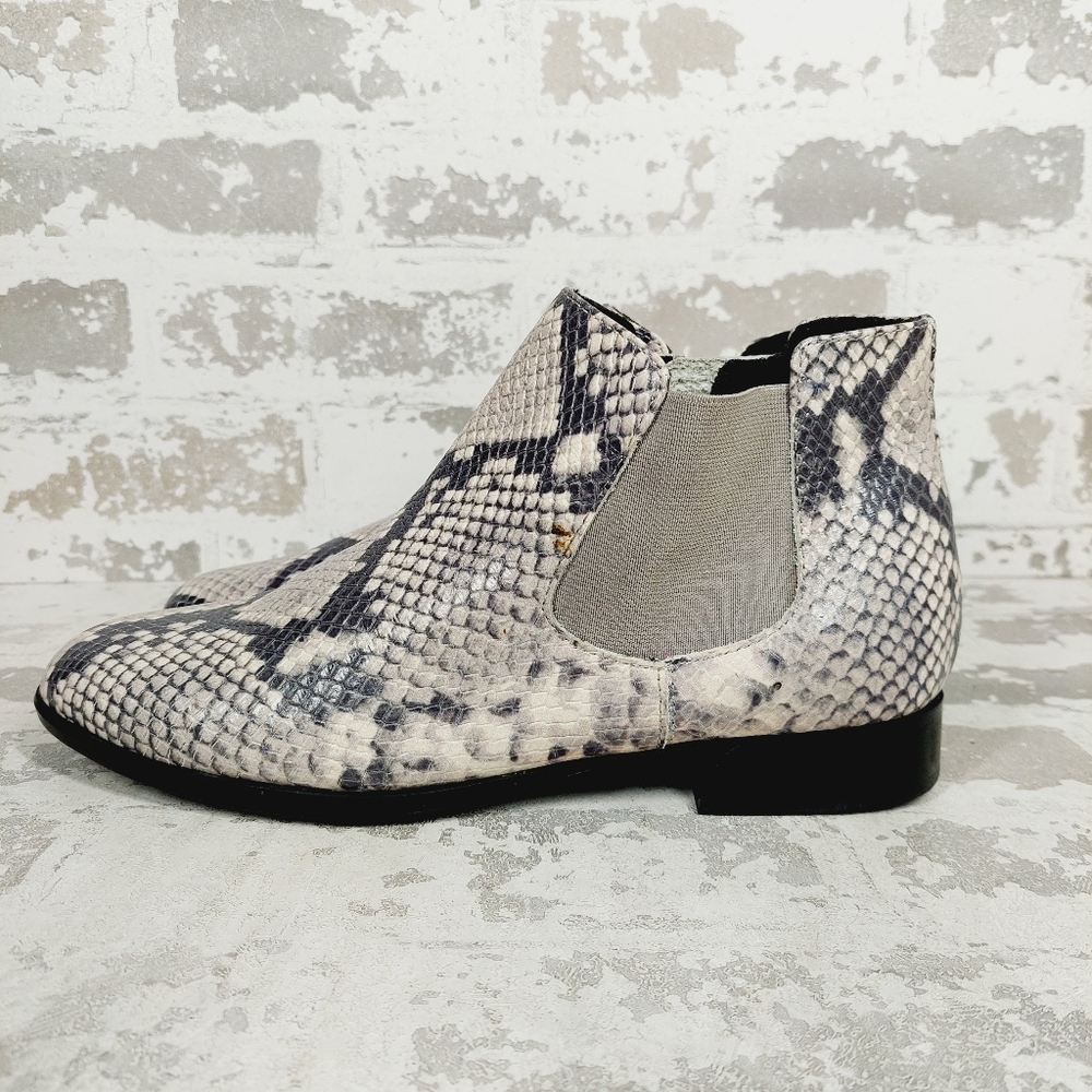 NEW Munro Snake-Embossed Cate Leather Boot O319